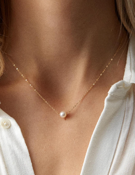 Dainty Pearl Pendant Necklace